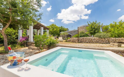 Semesterboende Tia Pool