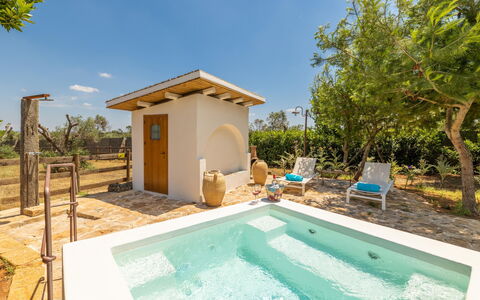 Semesterboende Tia Pool