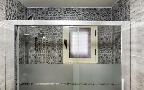 Semesterboende Cotriero Pool: Badrum