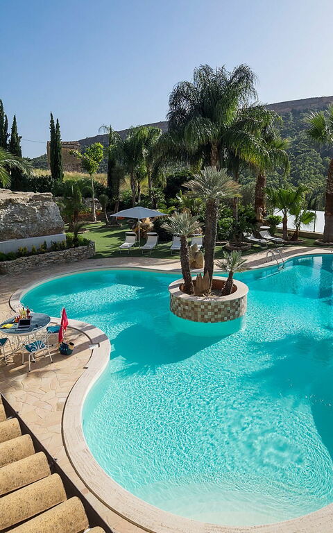 Villa Agorà: slå samman, Utomhus