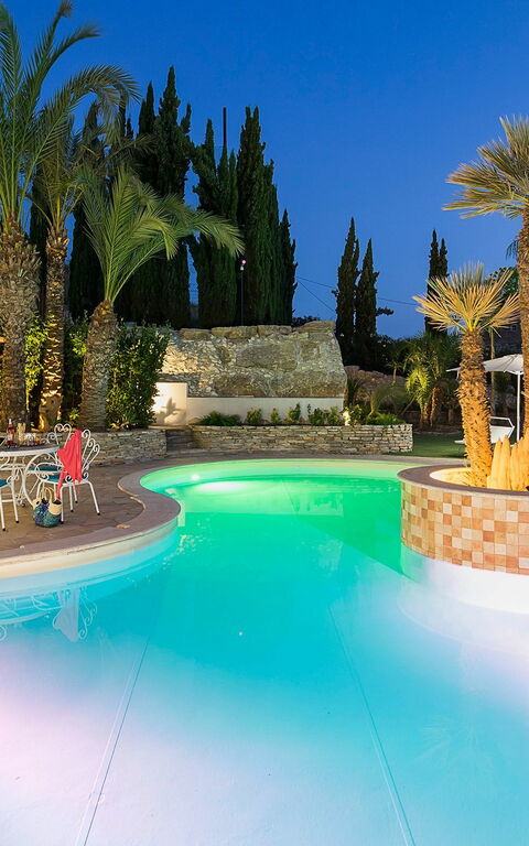 Villa Agorà: slå samman, Trädgård