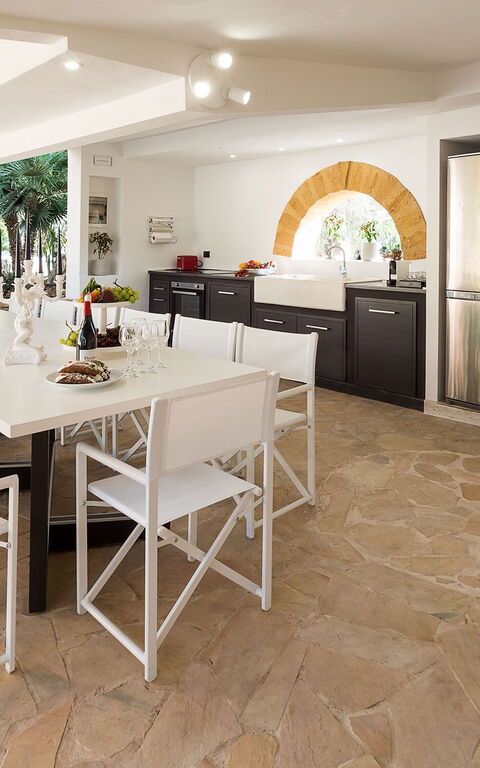 Villa Agorà: Kök, Utomhus