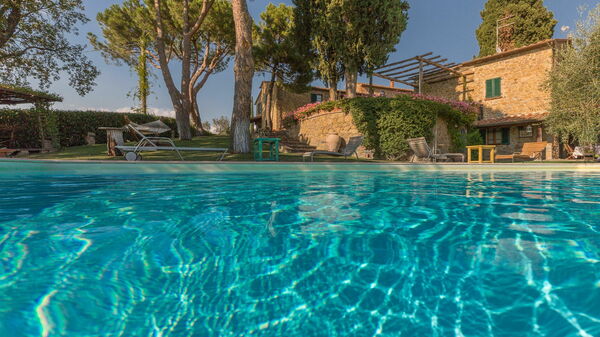 Villa Poggiospinoso: slå samman, Utomhus