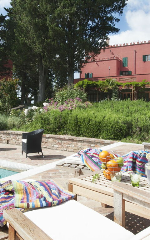 Tenuta Cambiano: slå samman, Utomhus