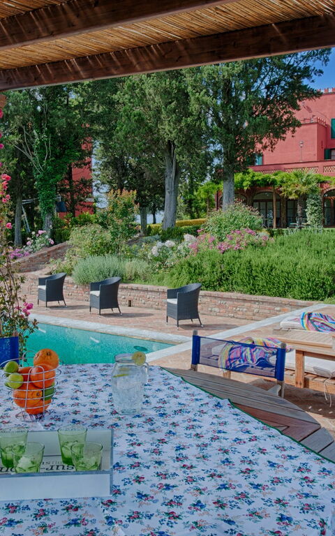 Tenuta Cambiano: slå samman, Utomhus