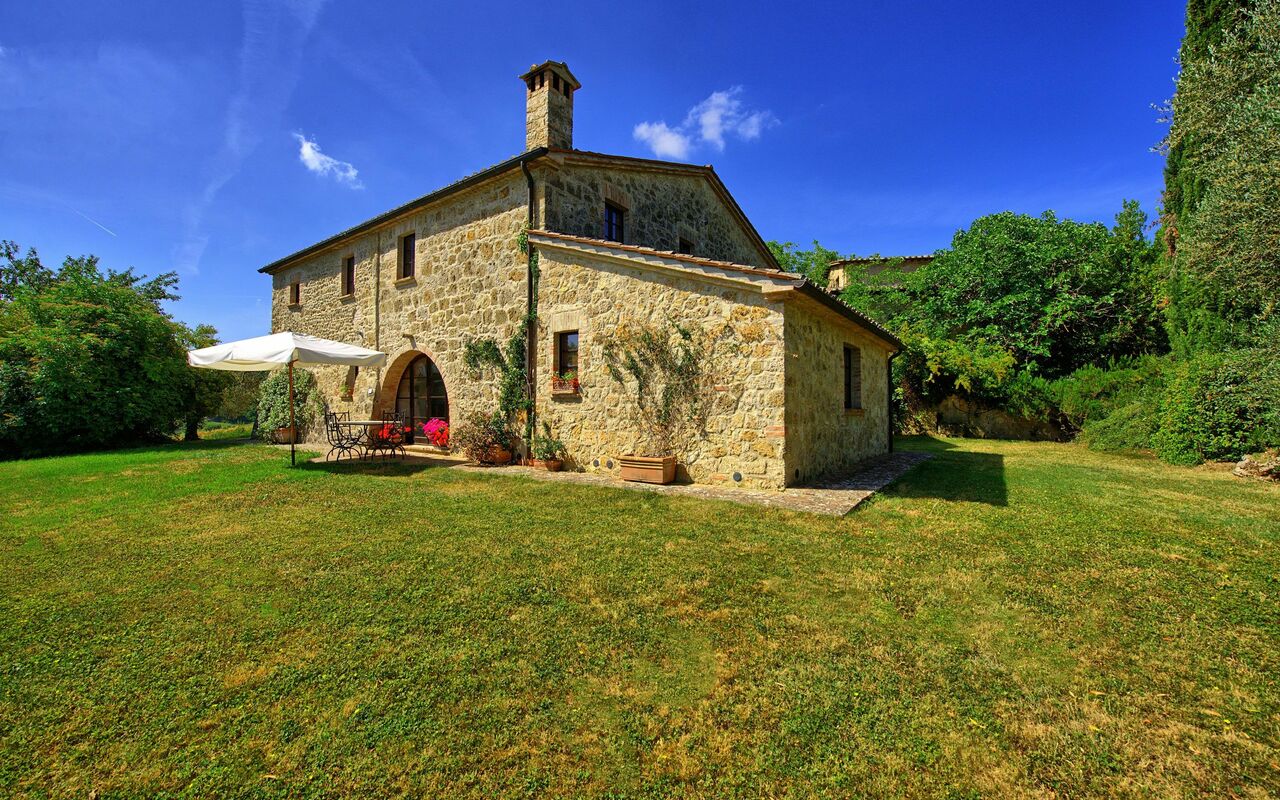 Villa Sarteano: Exteriör, Trädgård