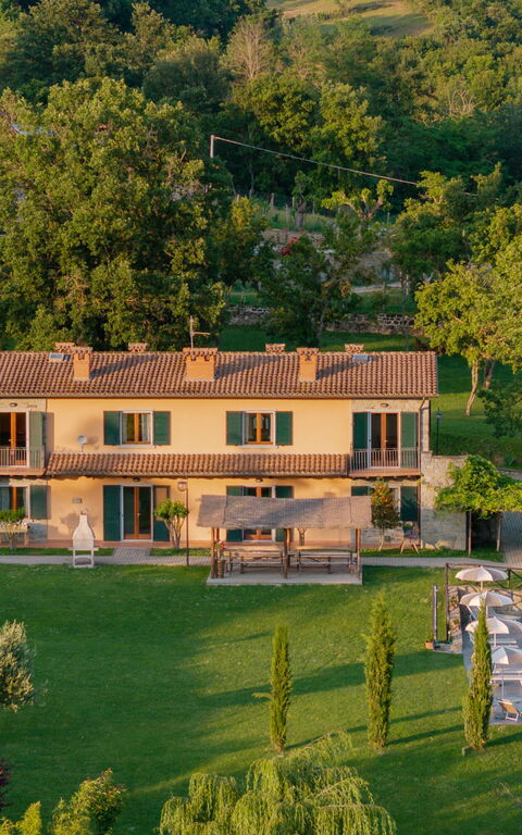 Casale Daniele: slå samman, Utomhus