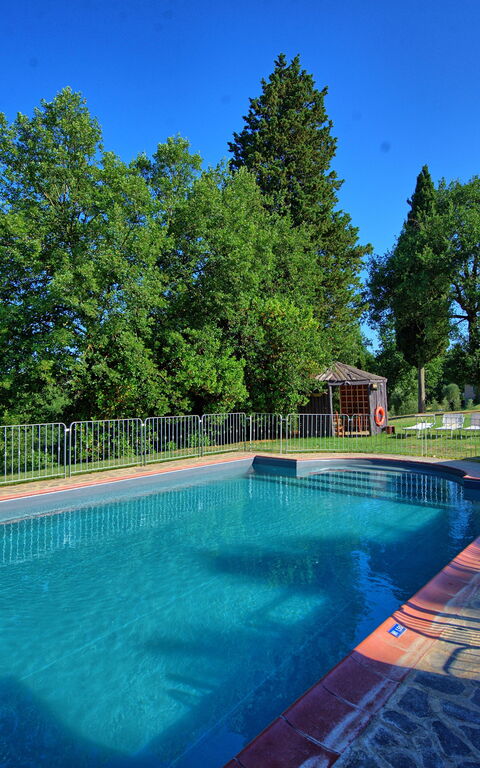 Villa Mario: Exteriör, slå samman, Utomhus