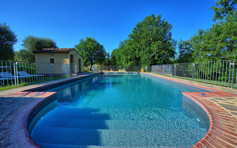 Villa Mario: Exteriör, slå samman, Utomhus