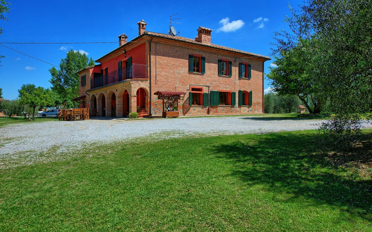 Villa Mario: Exteriör, Trädgård