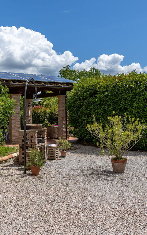 Casale Tiziano: Exteriör, Utomhus