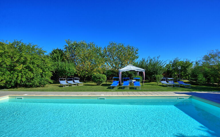 Casale Tiziano: slå samman, Trädgård