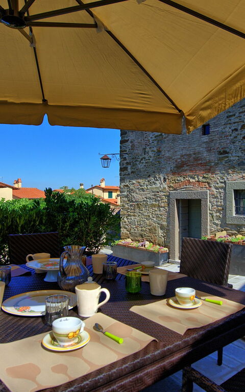 Casa La Fonte: Balkong / terrass / uteplats, Trädgård