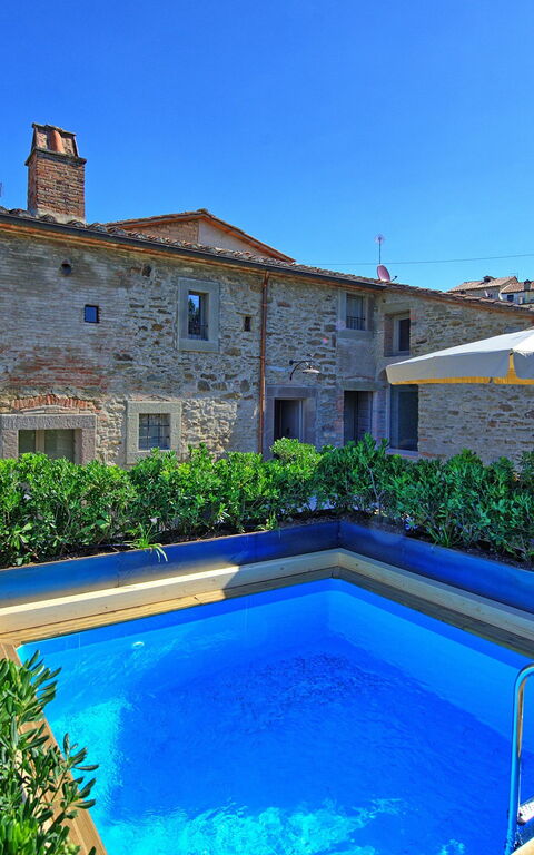 Casa La Fonte: slå samman, Utomhus