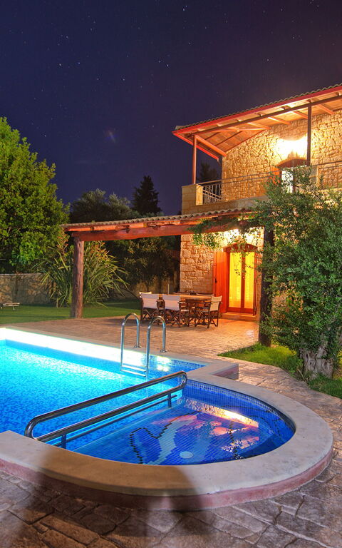 Villa Vrisses: Utomhus