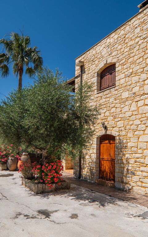Villa Vrisses: Exteriör, Utomhus