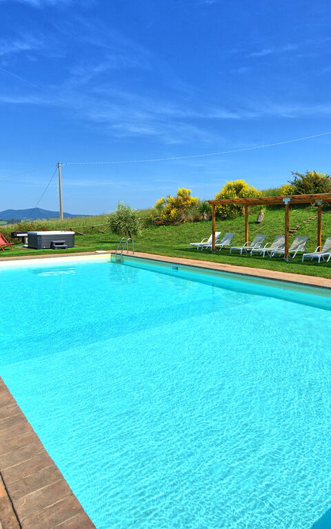 Casale Santa Francesca: slå samman, Trädgård, Utomhus