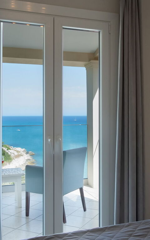 Beachfront Villa Seasun: sovrum