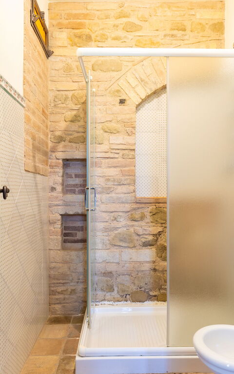 Villa Assisi: Badrum