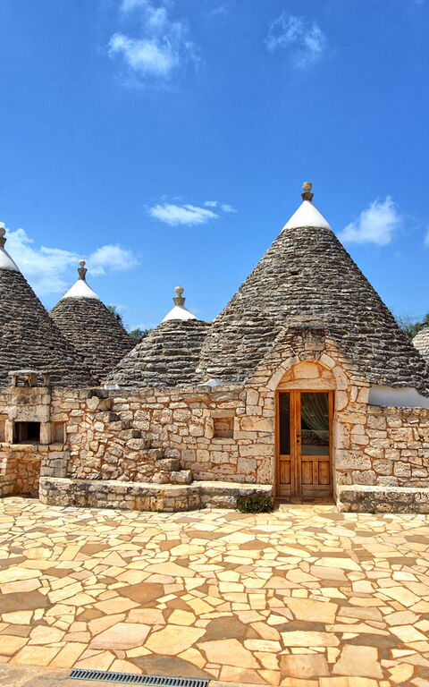 Trullo Santo Stefano: Exteriör, Utomhus
