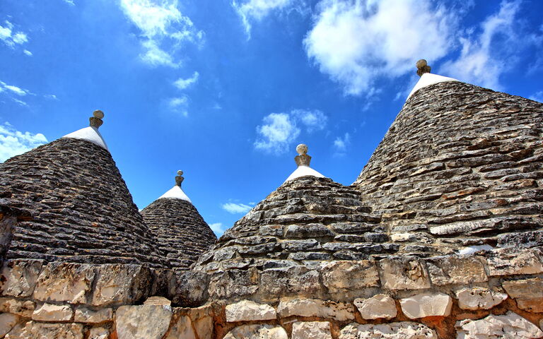 Trullo Santo Stefano: Exteriör, Utomhus