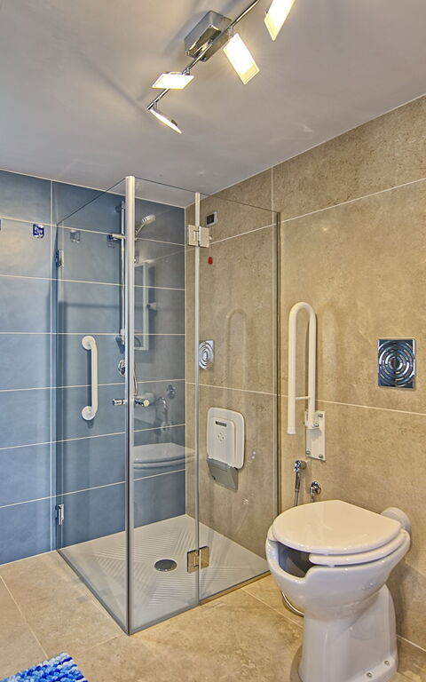 Lamia Santo Arcangelo: Badrum