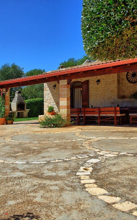 Lamia Santo Arcangelo: Exteriör