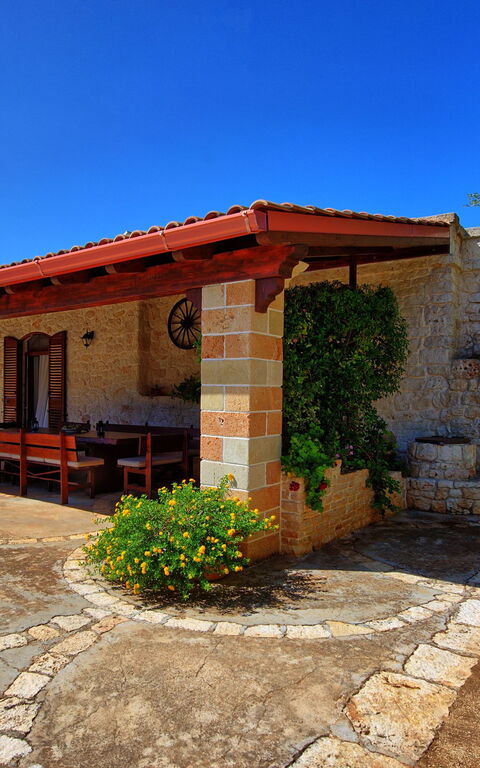 Lamia Santo Arcangelo: Exteriör