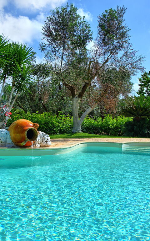 Lamia Santo Arcangelo: slå samman, Trädgård, Utomhus