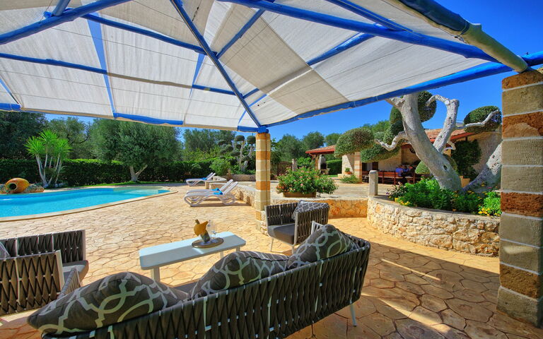 Lamia Santo Arcangelo: Exteriör