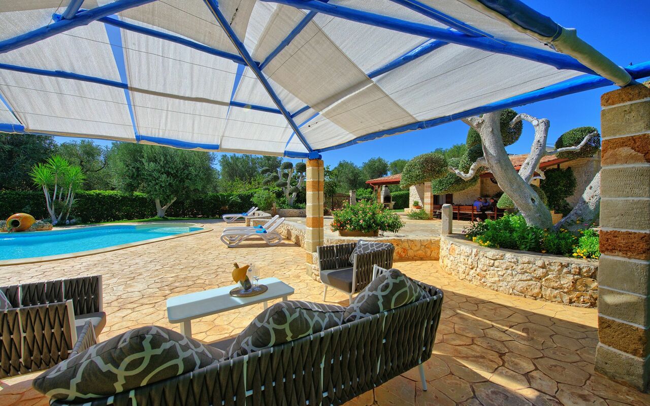 Lamia Santo Arcangelo: Exteriör