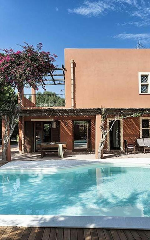 Villa Arangea: Exteriör, slå samman