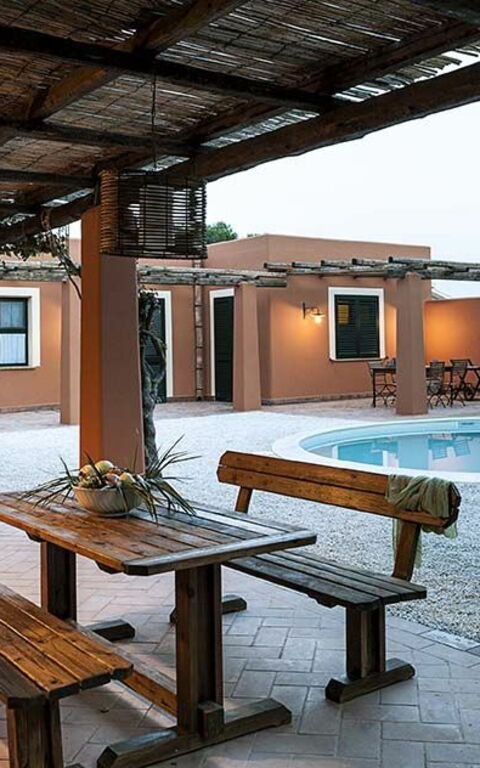 Villa Arangea: Exteriör, slå samman