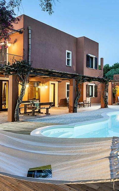 Villa Arangea: Exteriör, slå samman