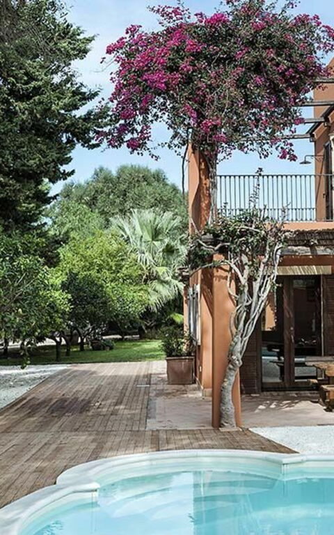 Villa Arangea: Exteriör, slå samman