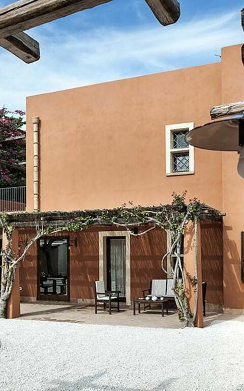 Villa Arangea: Exteriör, slå samman