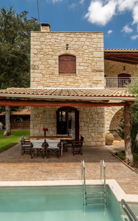 Villa Nipos: slå samman, Trädgård, Utomhus