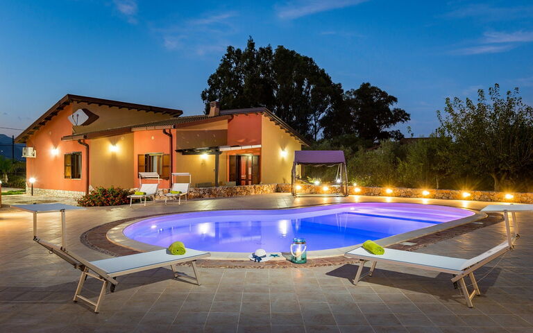 Villa Del Golfo: slå samman