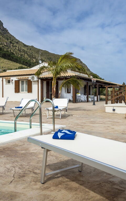 Villa Mare e Monti: slå samman, Utomhus