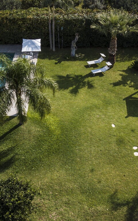 Villa Denari: Trädgård, Utomhus