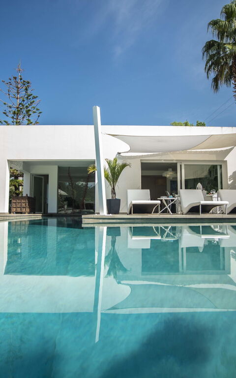 Villa Denari: slå samman, Utomhus