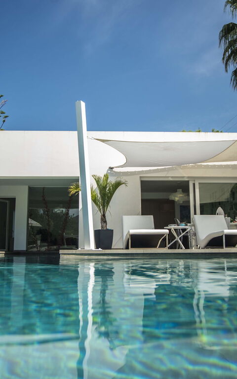 Villa Denari: slå samman, Utomhus