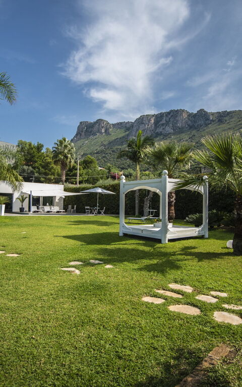 Villa Denari: Trädgård, Utomhus