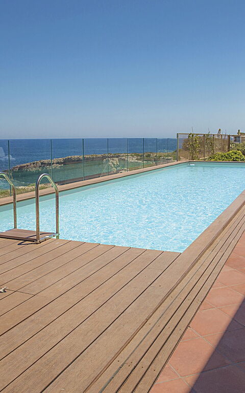 Villa Ala: slå samman, Utomhus