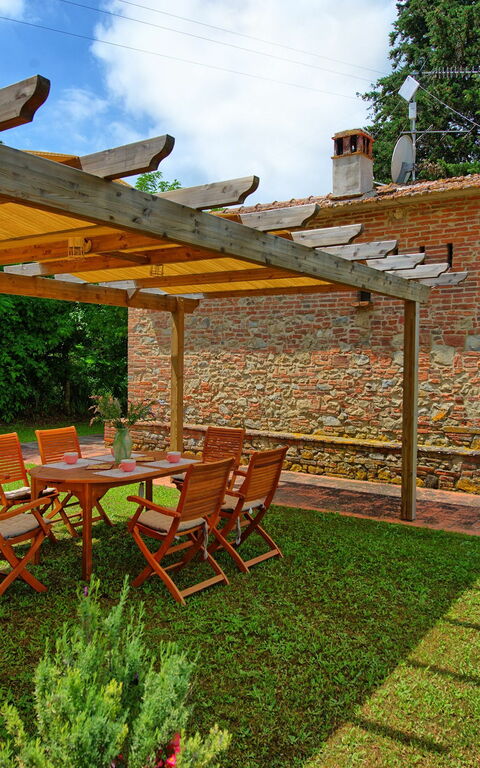 Casale Chiara: Exteriör, Trädgård