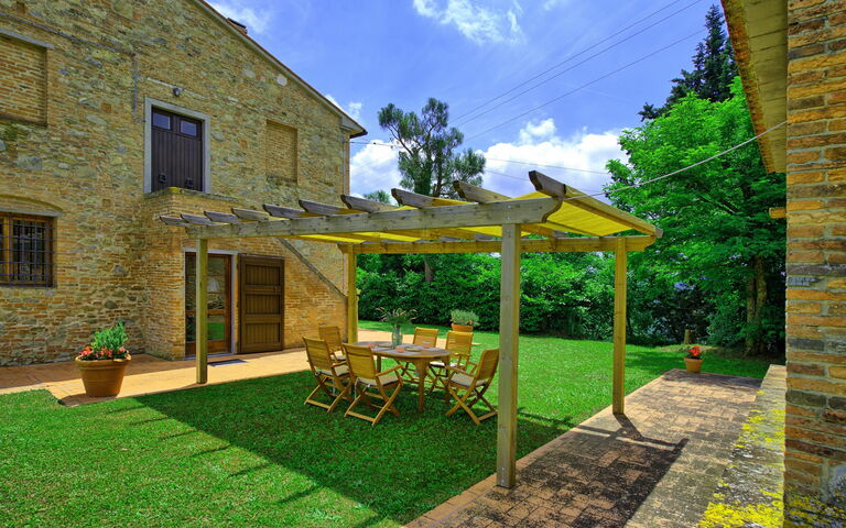 Casale Chiara: Exteriör, Trädgård