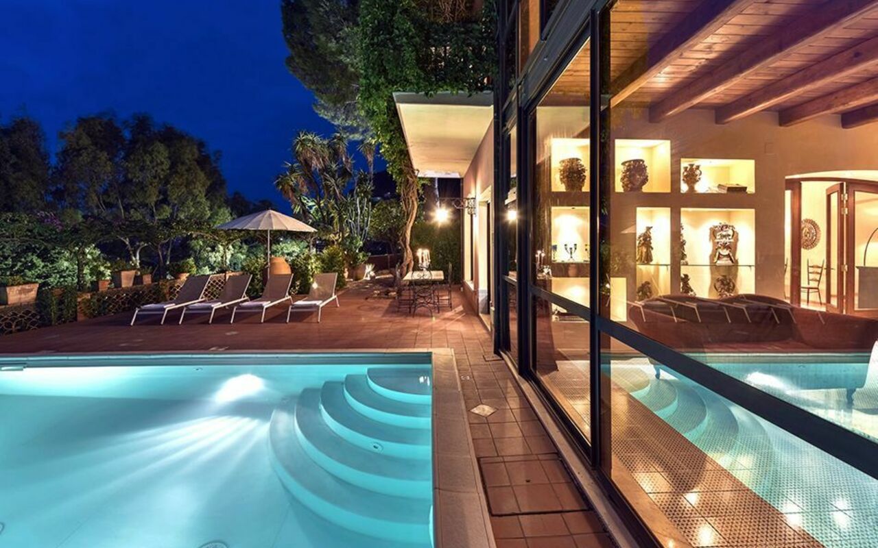 Villa La Boheme: Exteriör, slå samman, Sommar