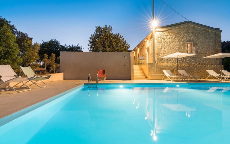 Villa Luna: Exteriör, slå samman, Utomhus