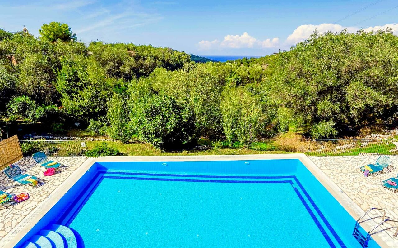 Villa Di Giovanni: slå samman, Visningar