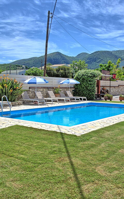 Acharavi Beach Villa: slå samman, Trädgård, Utomhus